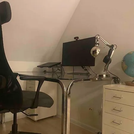 Zentrumsnah-wohnung Mit Balkon Appartamento