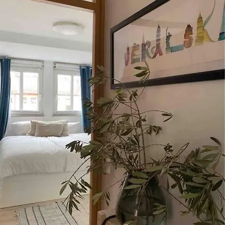 Zentrumsnah-wohnung Mit Balkon *